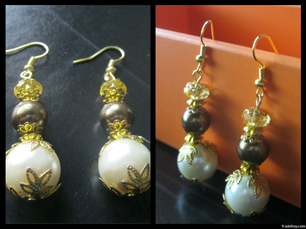 Fashionable Dangling Earrings