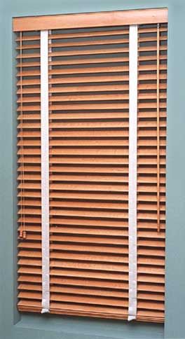 Manual 25mm Basswood Interior Window Shutters For Houses Window