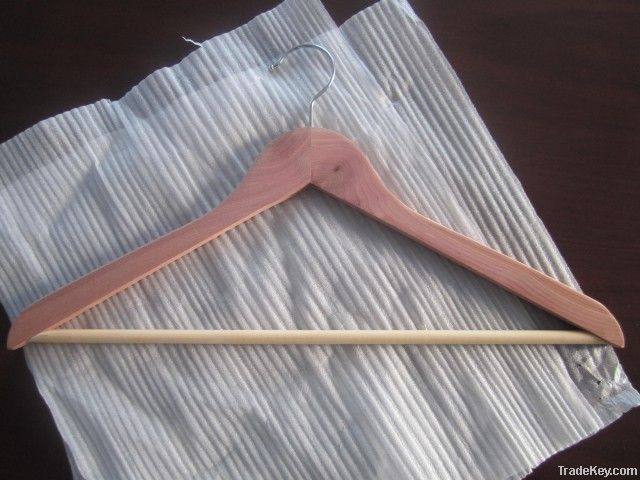 cedar wooden hanger/ suit hanger/cedar hanger with bar