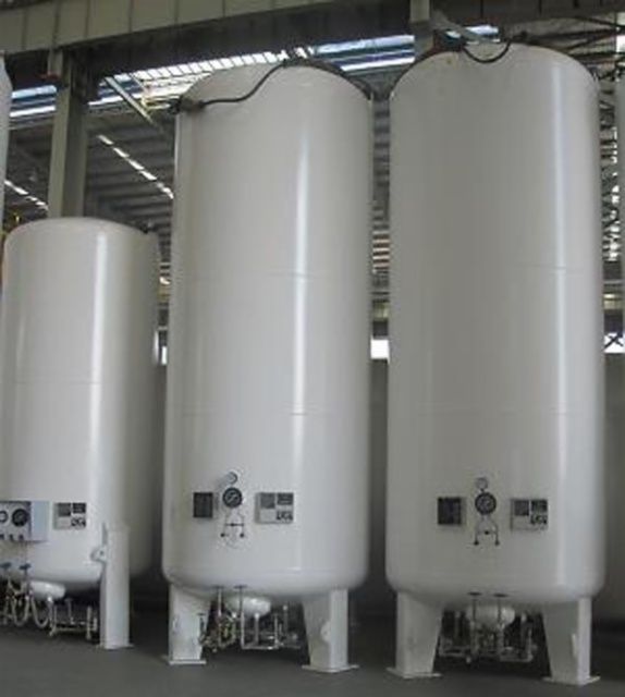 Cryogenic storage tank