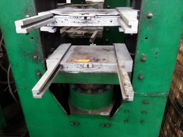 Hidraulic press 150 ton