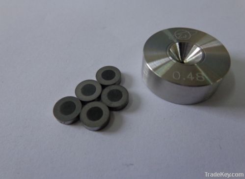 Polycrystalline diamond wire drawing die