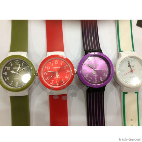 wholesale 2013 fashion silicon watches color watches