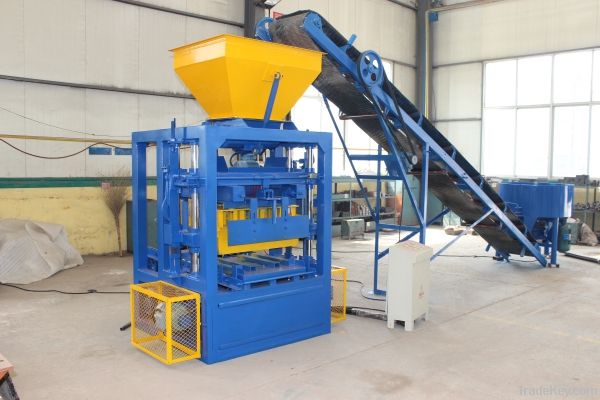 QT4-24 Semi automatic block machine