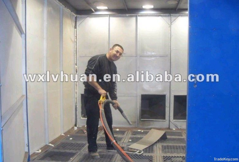 Sand blasting booth