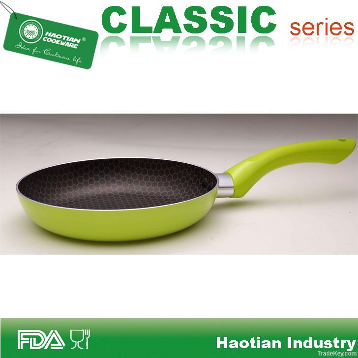 Aluminum ceramic coated fry pan with honey shape