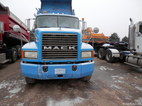 mack dump truck$14 500