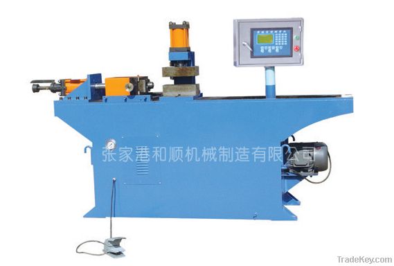 Single head end forming machine