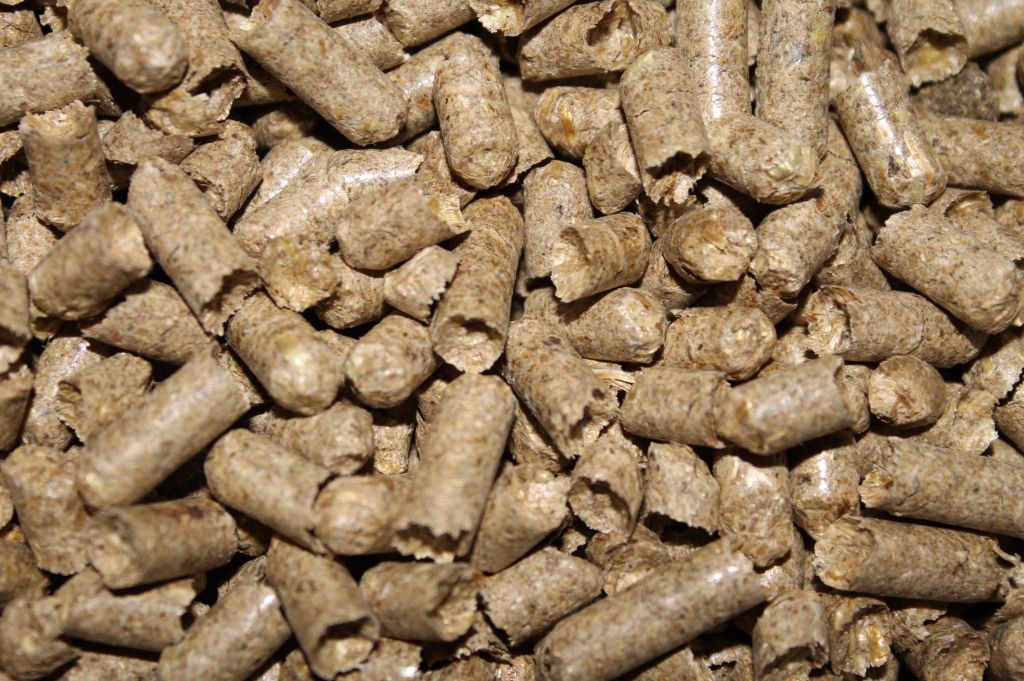 Straw pellets