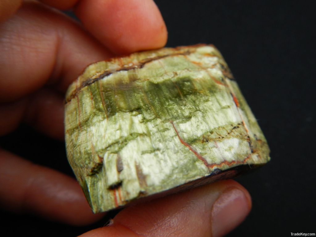 chatoyant nephrite jade