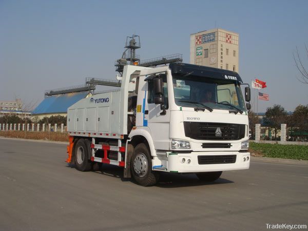 SINOTRUCK HOWO7 4x2 Clean Truck Chassis