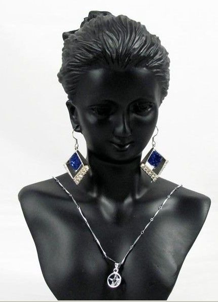 Necklace bust display