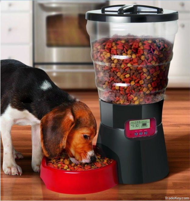 Automatic pet feeder