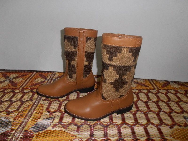 Kilim boots 