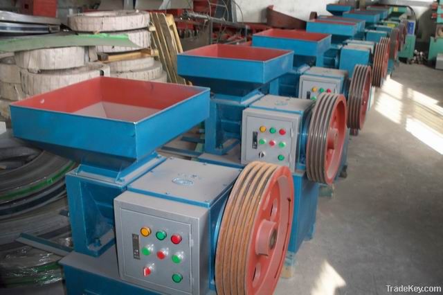 Wood charcoal briquette making machine