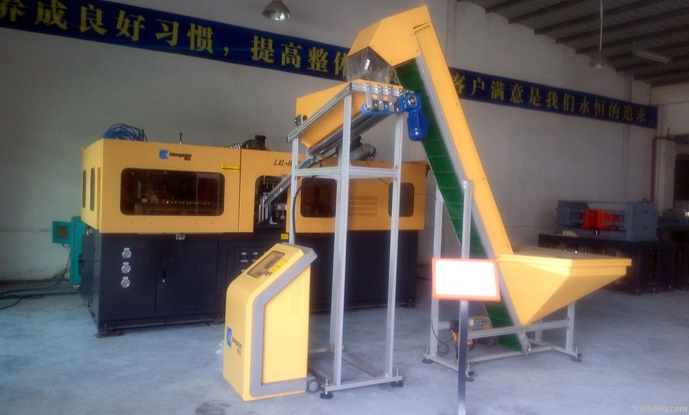 Auto Bottle Blow Molding Machine (LX-6)