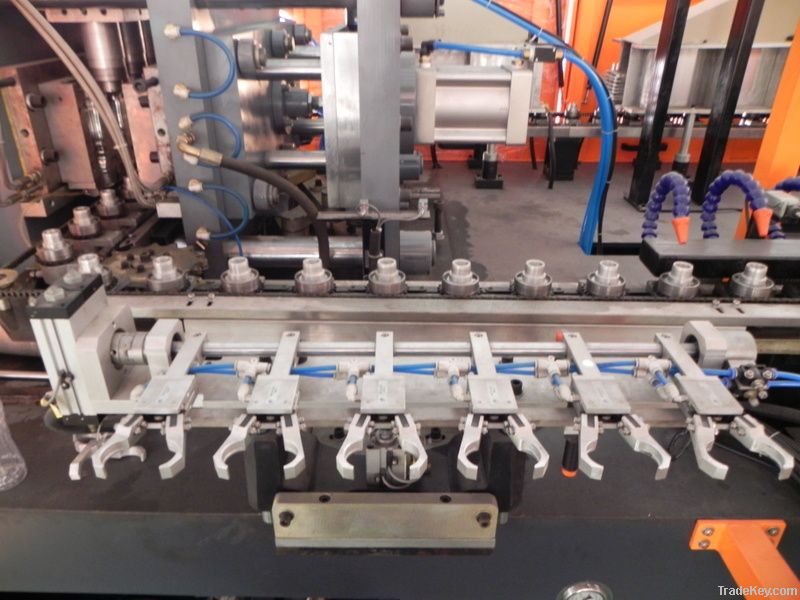 Auto Bottle Blow Molding Machine (LX-6)