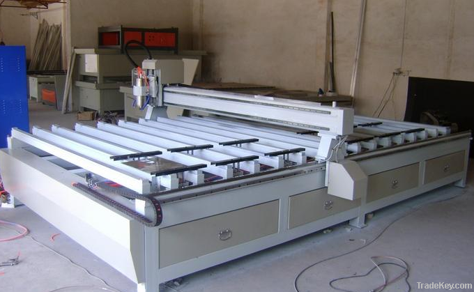 Aluminum plate cutting machine