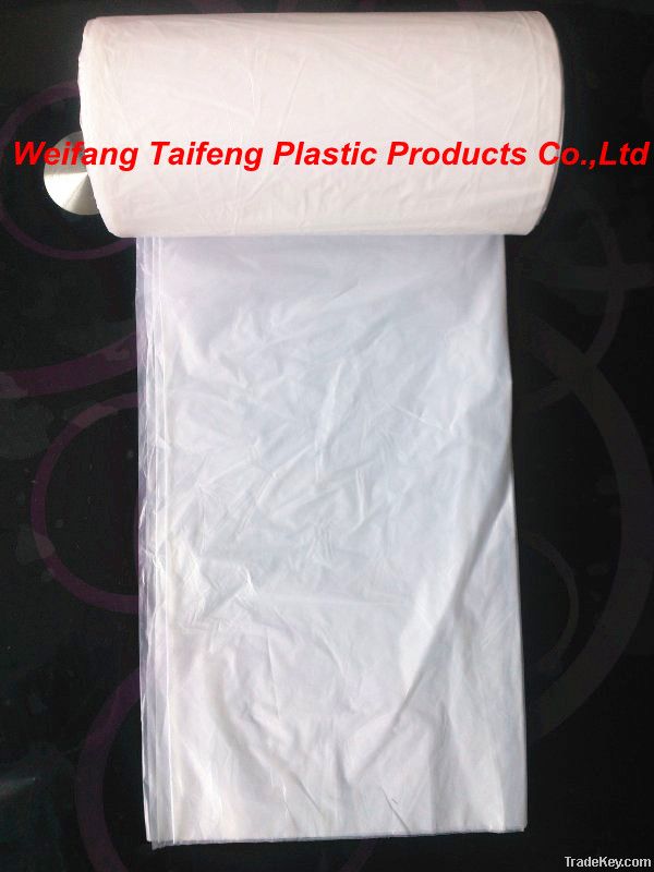 Star-sealed garbage bag on roll