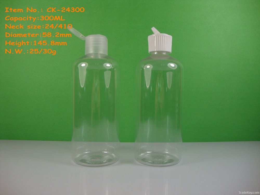 Plastic bottle with sprayer