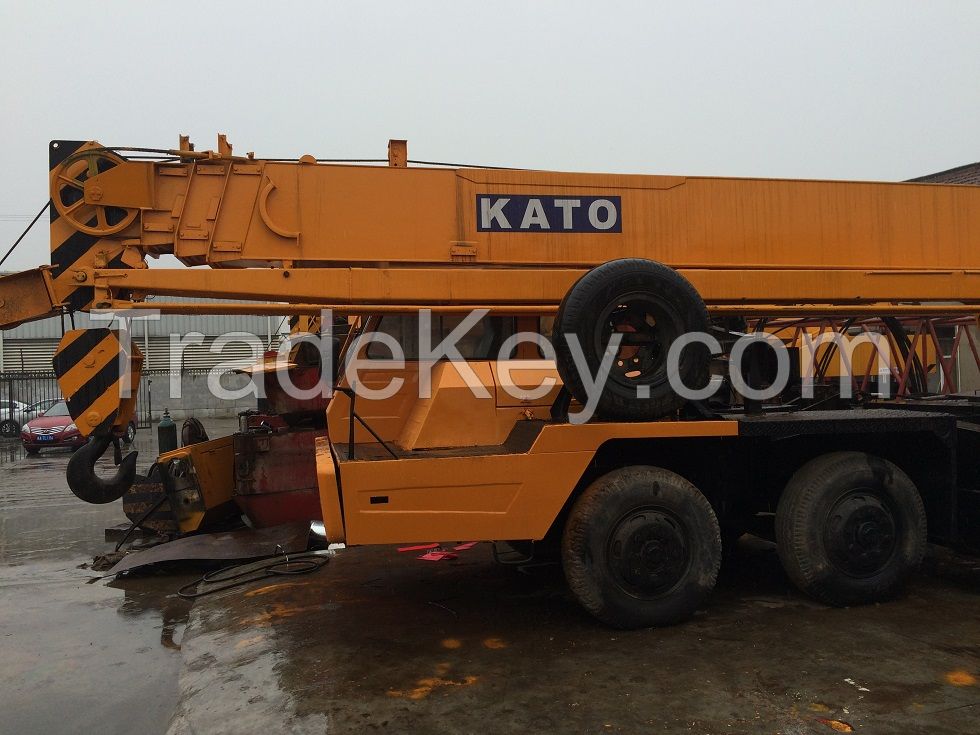 Used Kato 30 Ton Crane ,Right cabin.