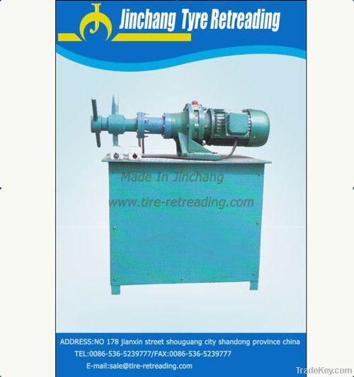 Used tire retreading machine-Extruding machine