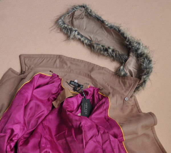 Ladies parka with fur collar