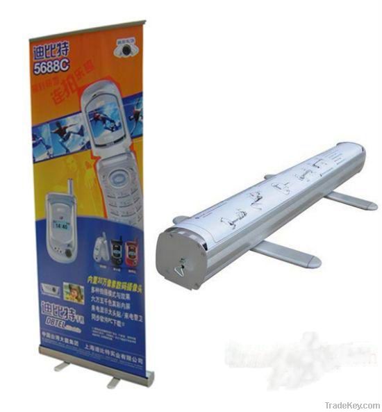 Roll up banner stand