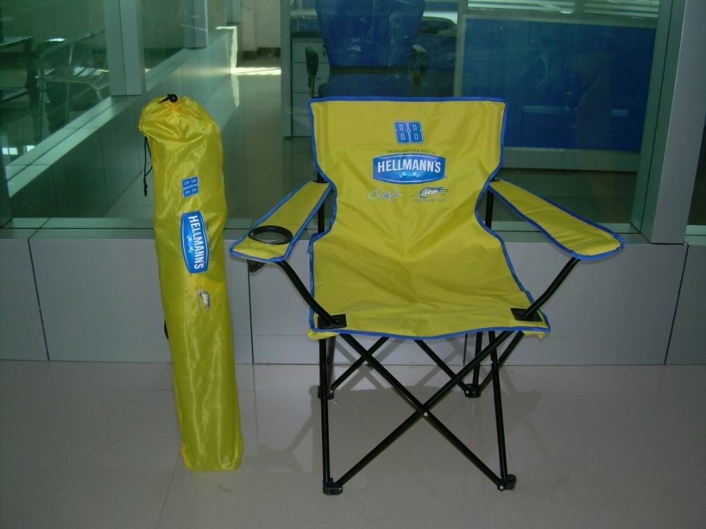 Portable folding beach chair with cup holder &amp; carry bag