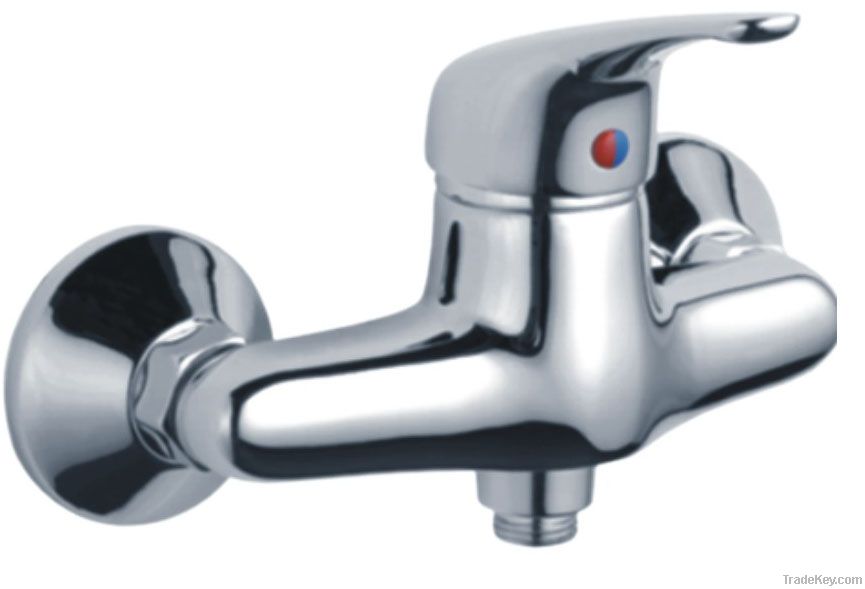 Single handle shower faucet