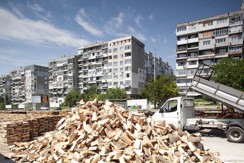 Firewood bulk loaded