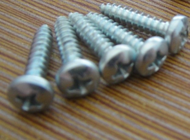 Self-tapping screw &amp; Cross recessed screw