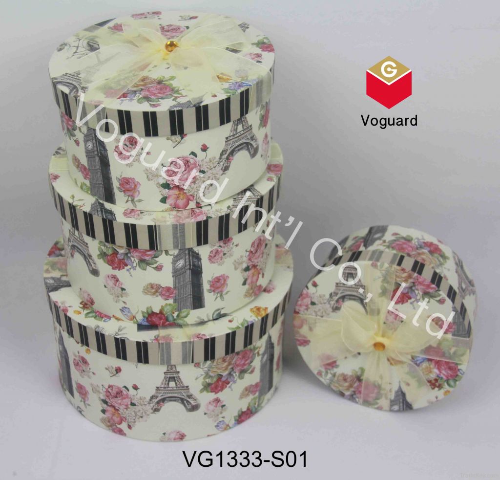 Set of 4 round boxes