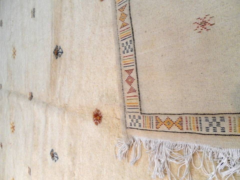 MOROCCAN RUG hand knotted from natural wool