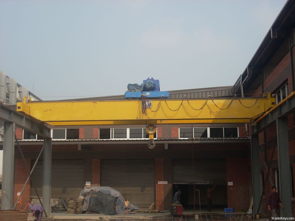 LH overhead travelling crane with hoist