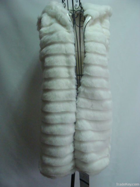 Ladies cutting hair faux fur vest with hat