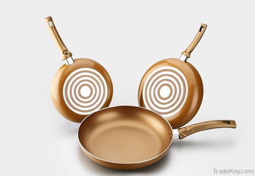 Ceramic frying pan