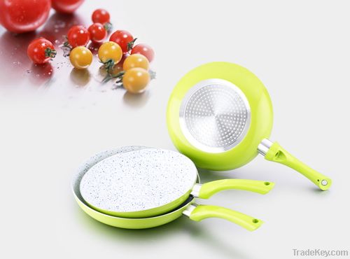 Ceramic frying pan