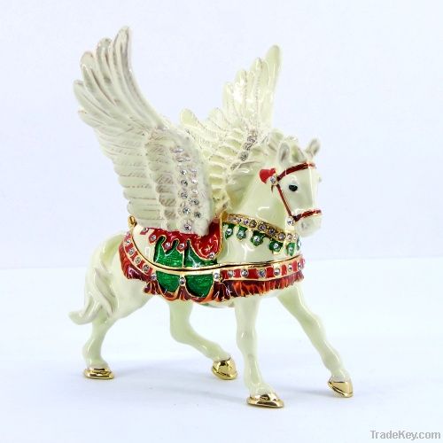 2013 new design decorative vivid flying horse metal jewelry box