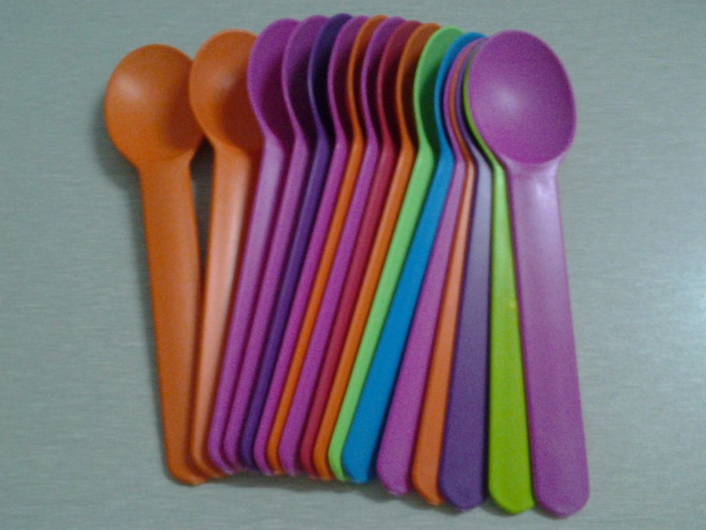 disposable colored ice cream spoon