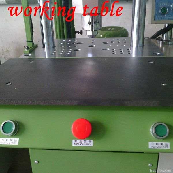 small plastic injection machine