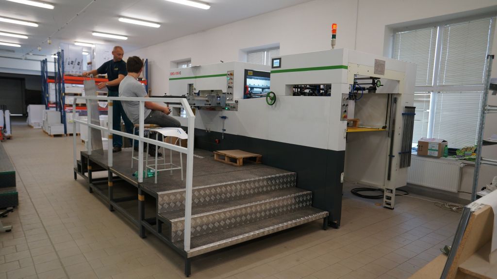 Automatic Die cutting and Creasing Machine