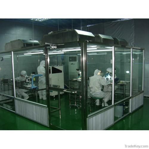 Vertical flow clean air booth