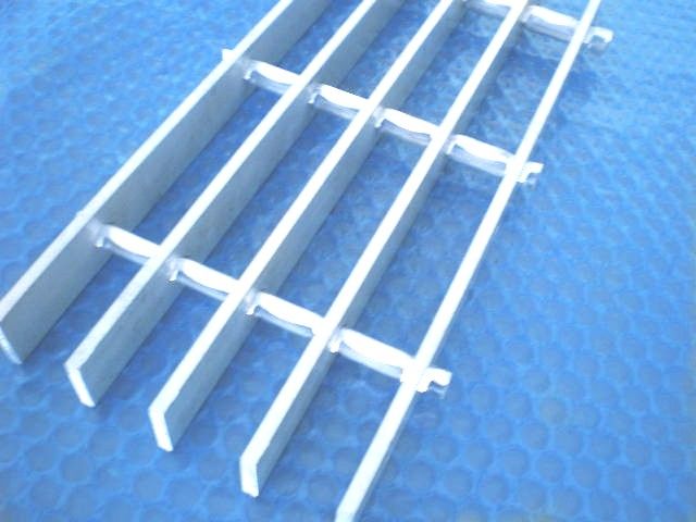 HY swaged rectangular grating