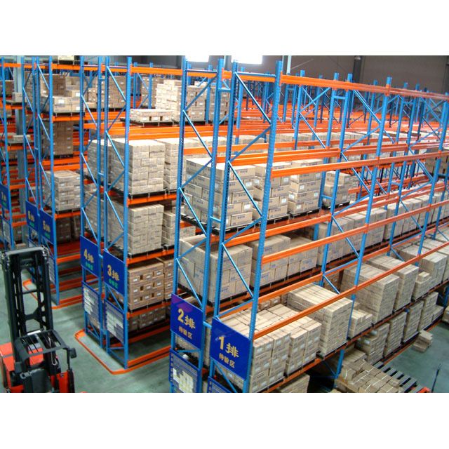Selective pallet racking