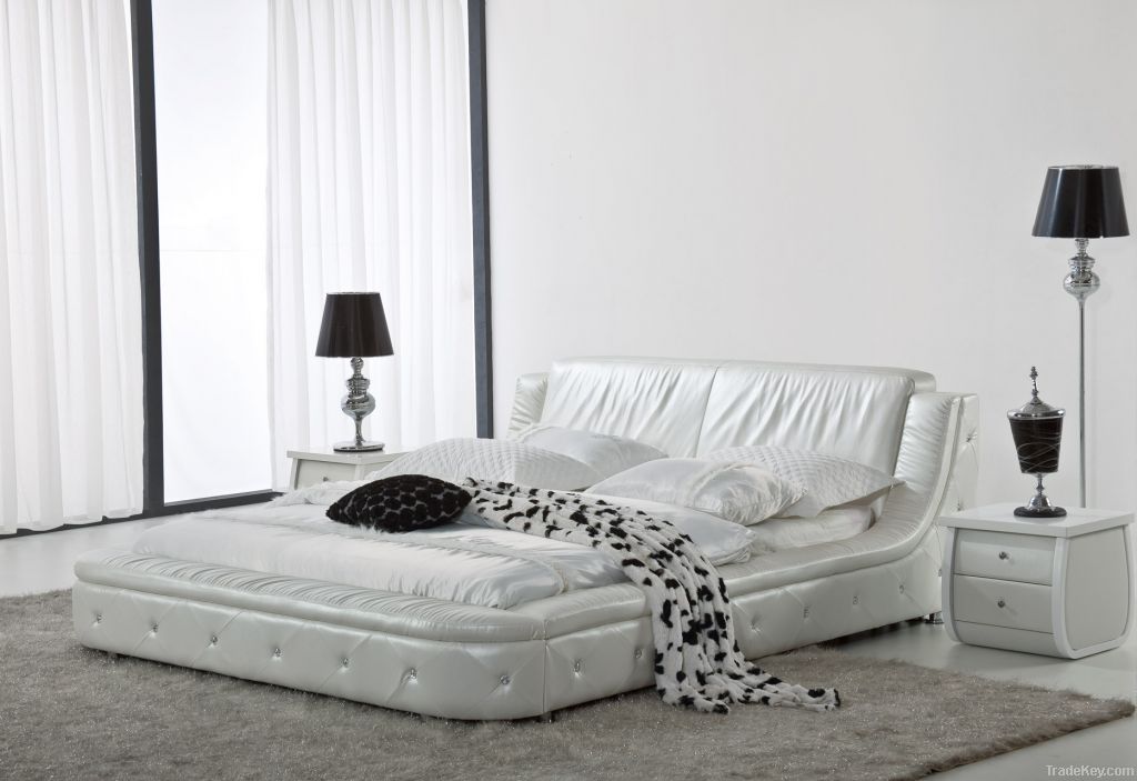 Famous Genuine Leather Soft Bed (8009)