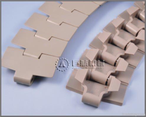 Plastic conveyor chain for beverage industry