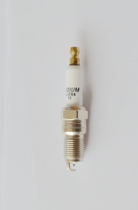 spark plug A-ITR4-15