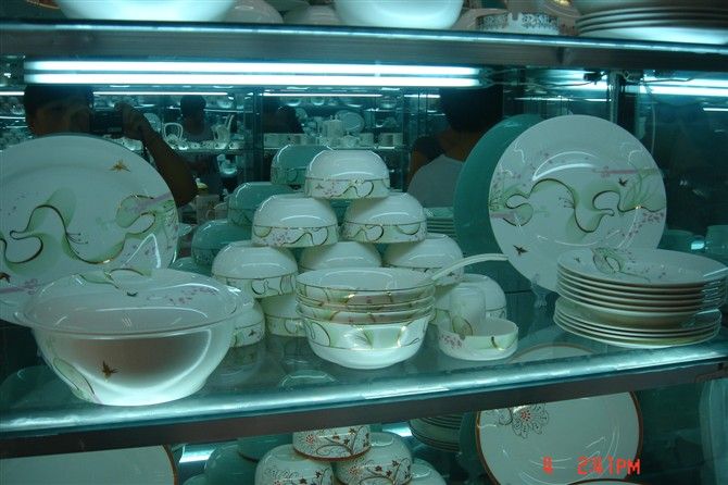 Fine porcelain Dinner set