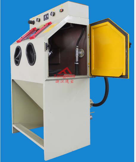 Wet sandblast cabinet